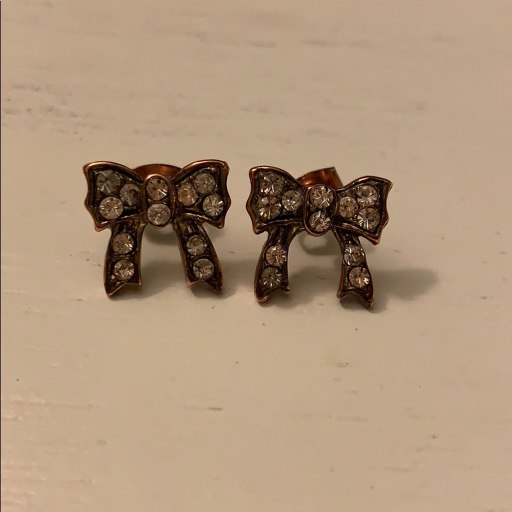 Bow earrings